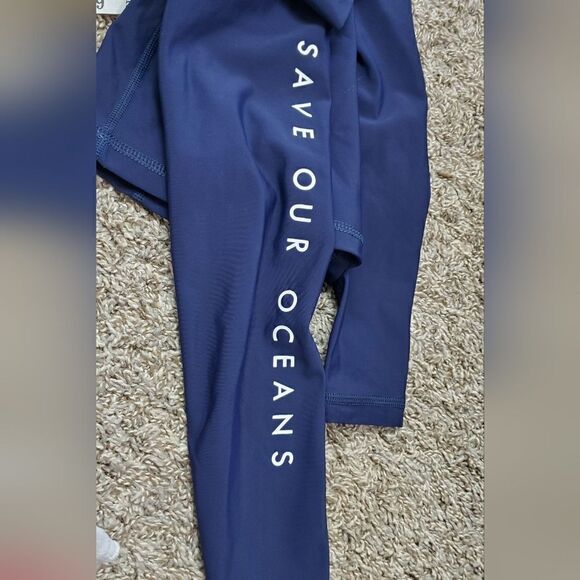 Pacific Whale Foundation Navy Rashguard - Picture 3 of 6